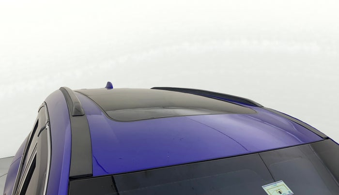 2022 Mahindra XUV700 AX 5 D MT 7 STR, Diesel, Manual, 69,334 km, Roof