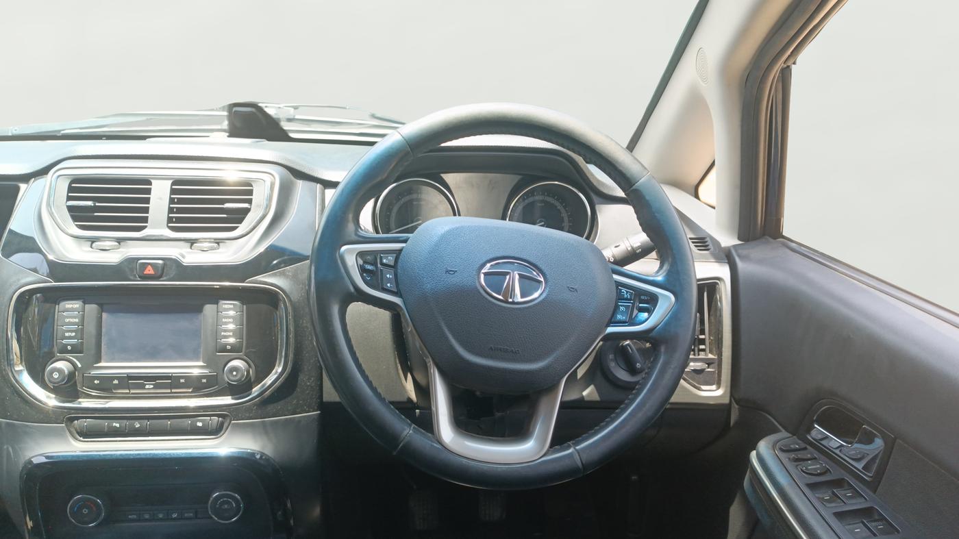 2017 Tata Hexa XT 4X4 7 STR, Diesel, Manual, 1,26,372 km, Steering Wheel Close Up