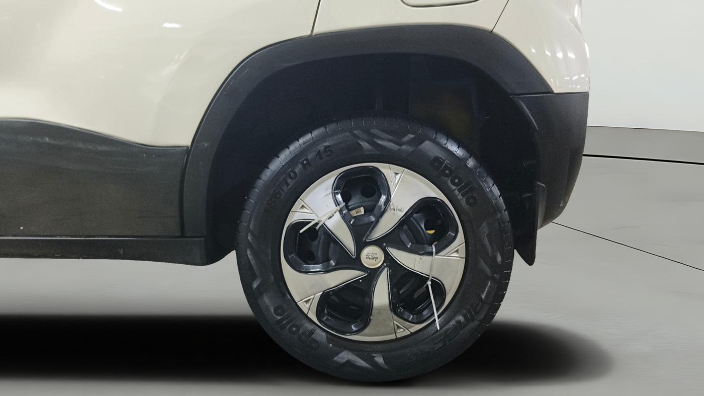 2022 Tata PUNCH PURE MT, Petrol, Manual, 30,710 km, Left Rear Wheel
