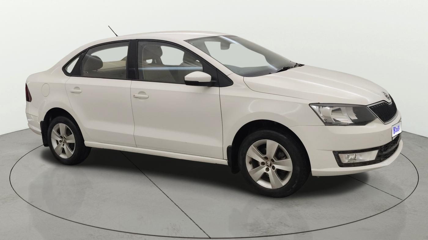 2017 Skoda Rapid AMBITION 1.6 MPI MT, Petrol, Manual, 43,118 km, SRP
