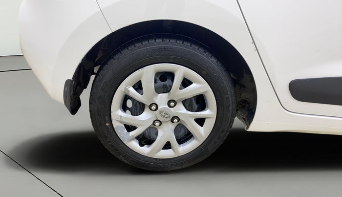 2017 Hyundai Grand i10 MAGNA 1.2 KAPPA VTVT, CNG, Manual, 55,274 km, Right Rear Wheel