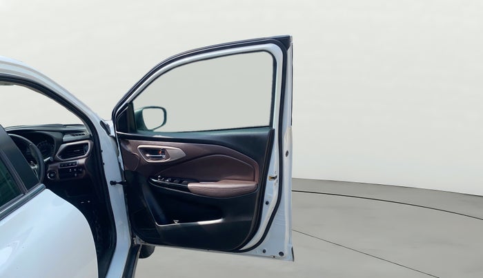 2023 Maruti FRONX ALPHA 1.0L TURBO 6 AT, Petrol, Automatic, 10,583 km, RHS Front Door