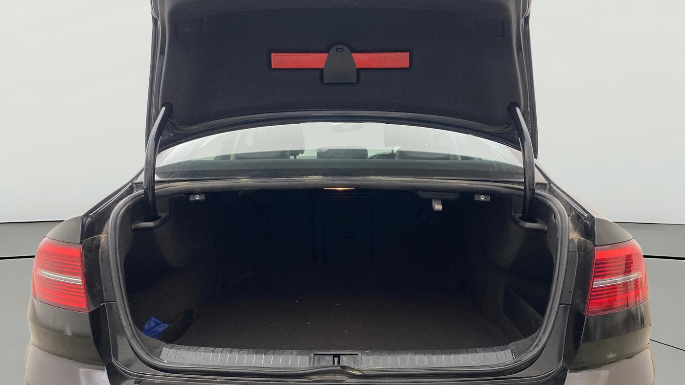 2018 Volkswagen Passat HIGHLINE DSG, Diesel, Automatic, 85,093 km, Boot Open Zoomed View
