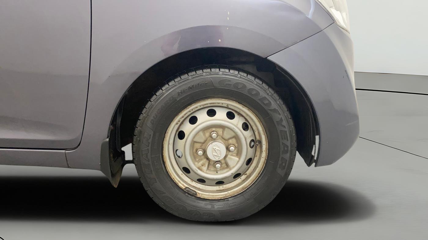 2016 Hyundai Eon ERA +, Petrol, Manual, 69,776 km, Right Front Wheel