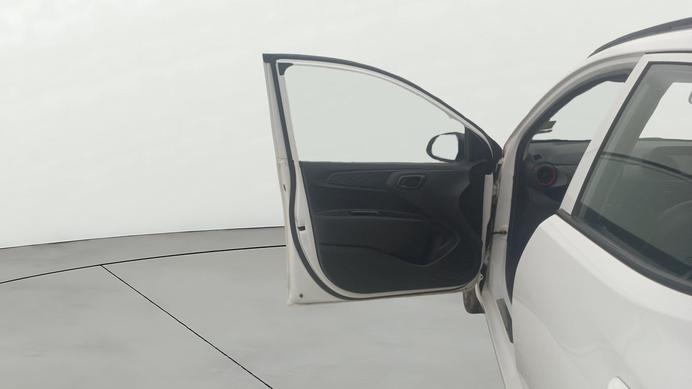 2022 Hyundai GRAND I10 NIOS MAGNA CORPORATE EDITION 1.2 KAPPA VTVT, Petrol, Manual, 35,877 km, LHS Front Door