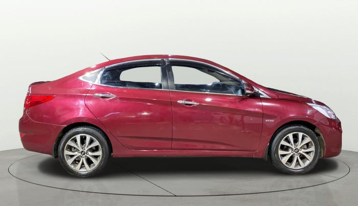 2014 Hyundai Verna FLUIDIC 1.6 VTVT SX, Petrol, Manual, 82,833 km, Right Side View