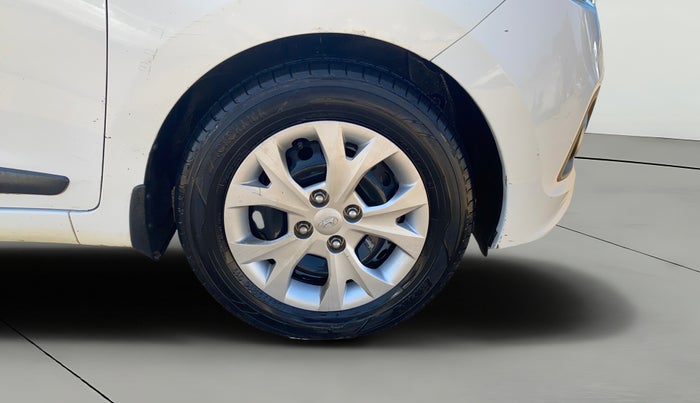 2015 Hyundai Grand i10 SPORTZ 1.2 KAPPA VTVT, Petrol, Manual, 38,403 km, Right Front Wheel