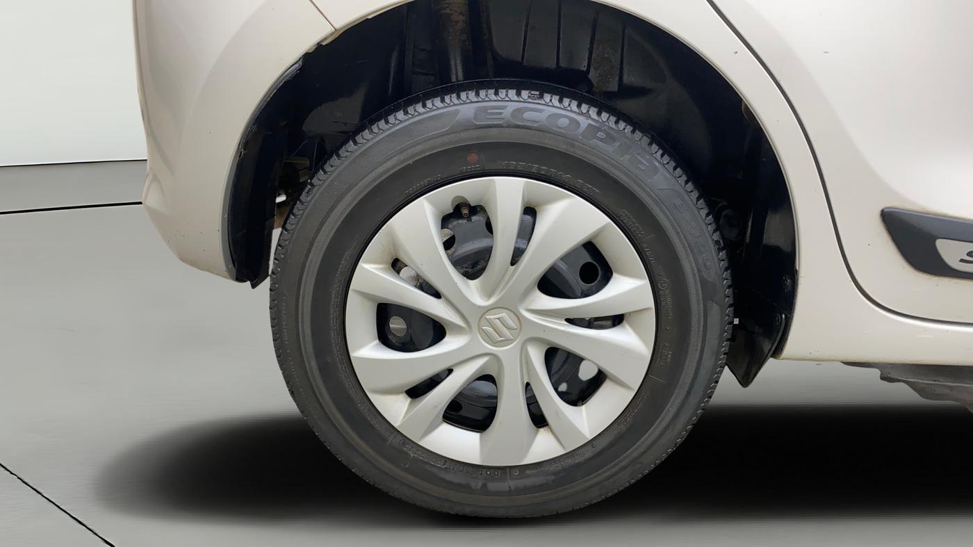 2023 Maruti Swift VXI CNG, CNG, Manual, 71,871 km, Right Rear Wheel