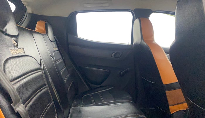 2016 Renault Kwid RXT 0.8, Petrol, Manual, 86,050 km, Right Side Rear Door Cabin