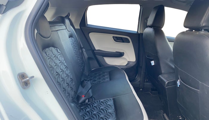 2022 Tata ALTROZ XT PETROL, Petrol, Manual, 15,106 km, Right Side Rear Door Cabin