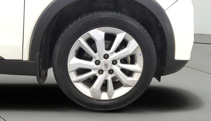 2022 Mahindra XUV300 W8 1.2 PETROL, Petrol, Manual, 39,574 km, Right Front Wheel