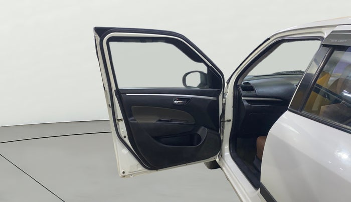 2015 Maruti Swift VDI, Diesel, Manual, 79,135 km, LHS Front Door