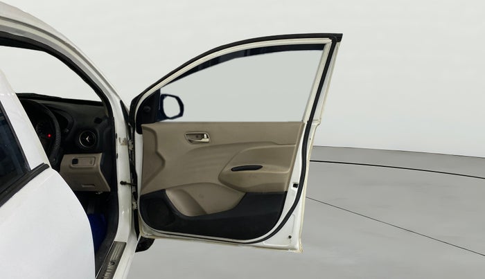 2018 Hyundai NEW SANTRO MAGNA CNG, CNG, Manual, 49,294 km, RHS Front Door