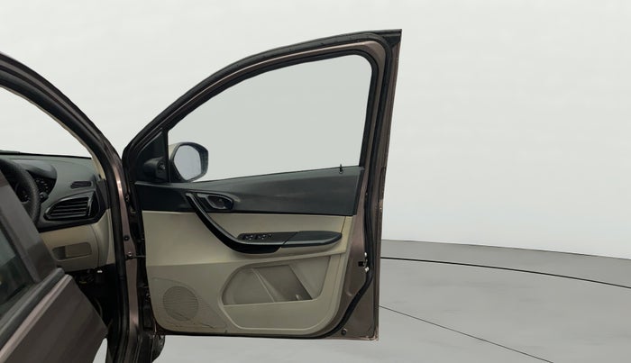 2016 Tata Tiago XT PETROL, Petrol, Manual, 71,957 km, RHS Front Door