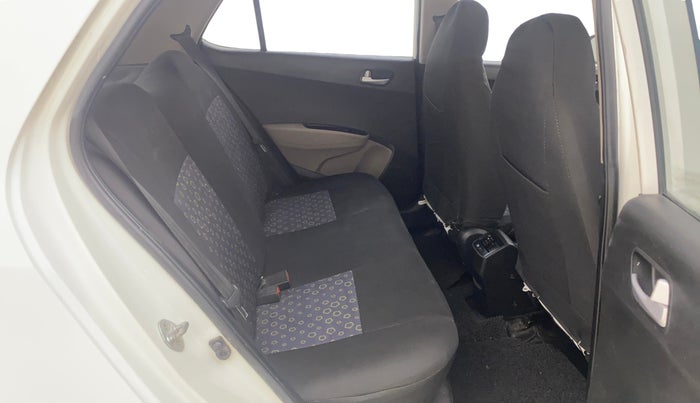 2017 Hyundai Grand i10 SPORTZ 1.2 KAPPA VTVT, Petrol, Manual, 1,27,820 km, Right Side Rear Door Cabin