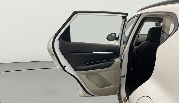 2021 KIA SONET HTX 1.0 IMT, Petrol, Manual, 30,923 km, LHS Rear Door