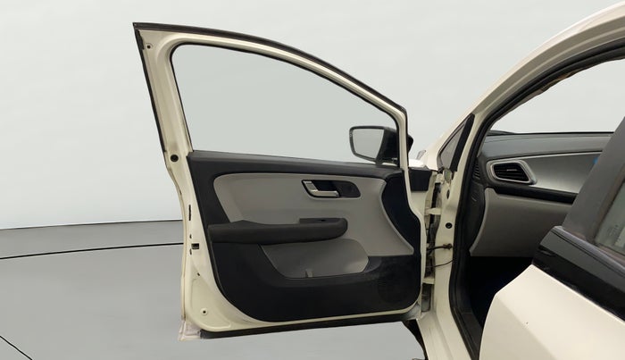 2020 Tata ALTROZ XZ PETROL, Petrol, Manual, 71,504 km, LHS Front Door