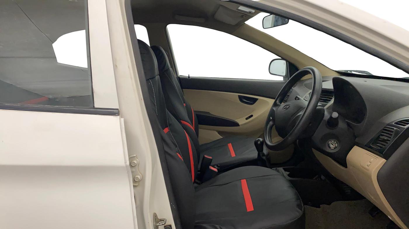 2017 Hyundai Eon ERA +, Petrol, Manual, 1,07,249 km, Right Side Front Door Cabin