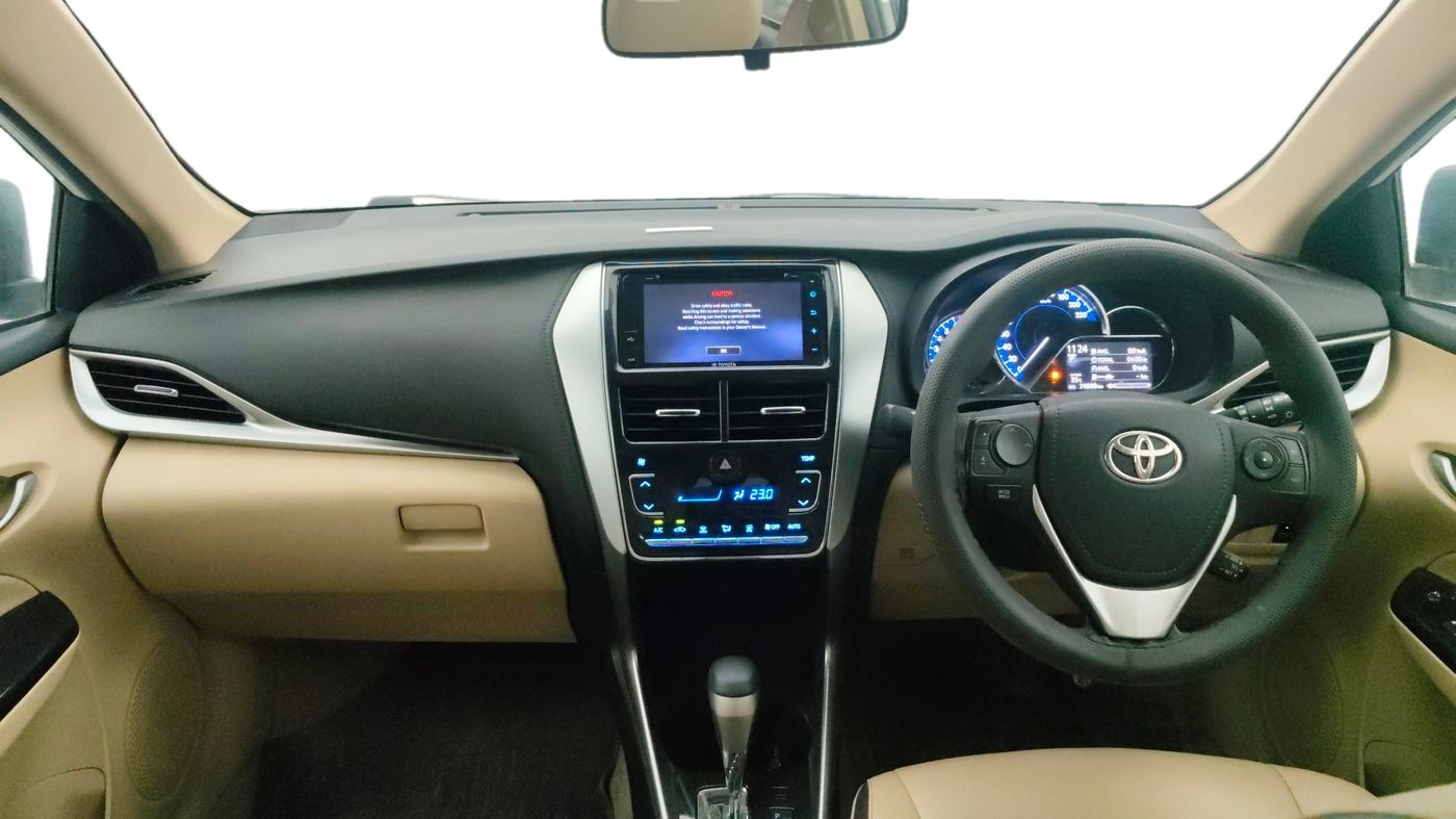 2018 Toyota YARIS V CVT, Petrol, Automatic, 74,673 km, Dashboard