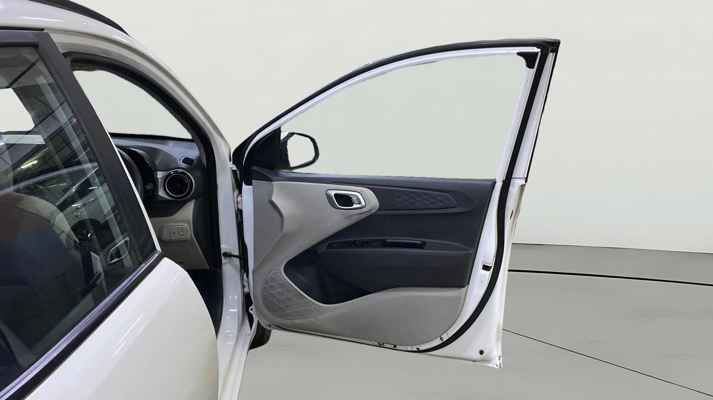 2024 Hyundai GRAND I10 NIOS SPORTZ AMT 1.2 KAPPA VTVT, Petrol, Automatic, 33,844 km, RHS Front Door