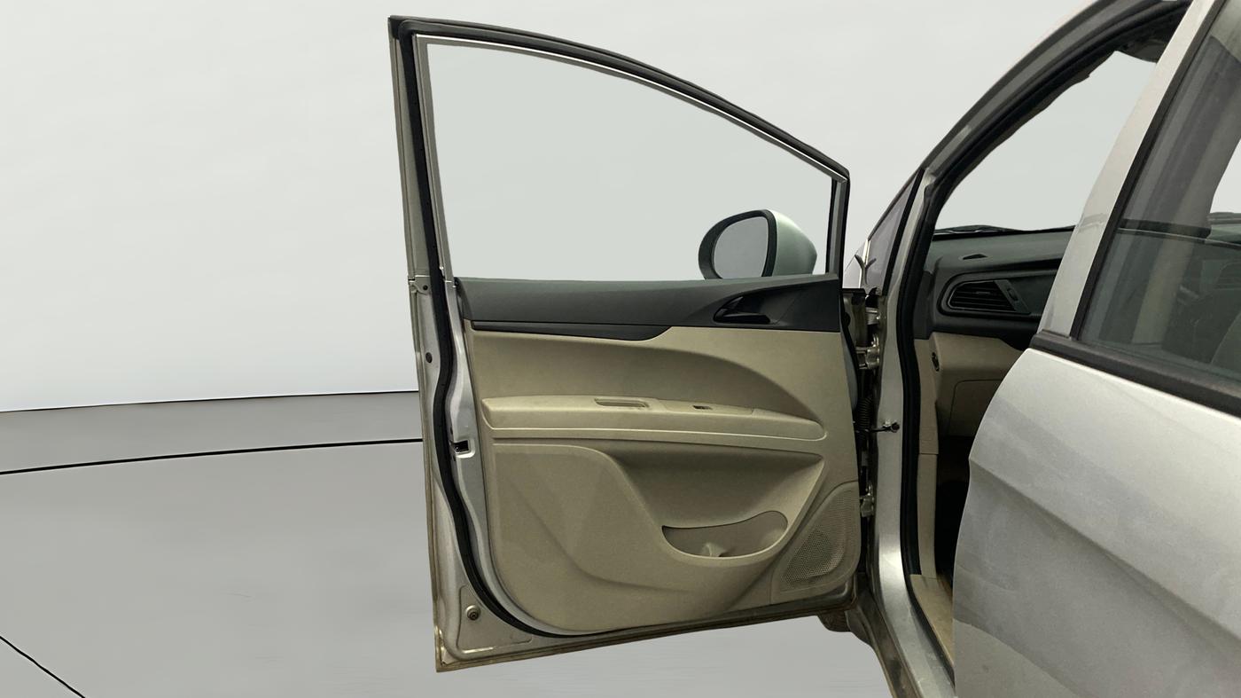 2021 Mahindra MARAZZO M2 7STR, Diesel, Manual, 72,954 km, LHS Front Door