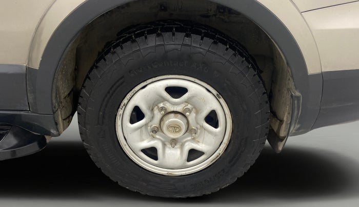 2017 Tata Hexa XTA 4X2 7 STR, Diesel, Automatic, 83,914 km, Left Rear Wheel