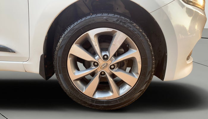 2017 Hyundai Elite i20 ASTA 1.2 (O), CNG, Manual, 1,39,563 km, Right Front Wheel