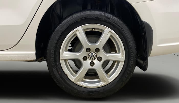 2013 Volkswagen Vento HIGHLINE PETROL AT, Petrol, Automatic, 64,381 km, Left Rear Wheel