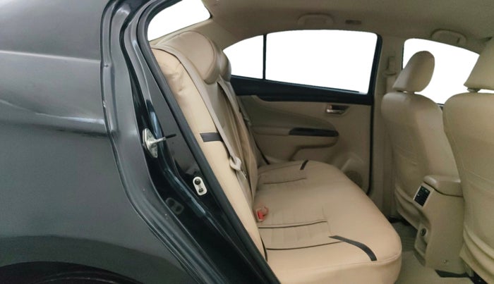 2017 Maruti Ciaz ZETA DIESEL 1.3, Diesel, Manual, 1,11,198 km, Right Side Rear Door Cabin