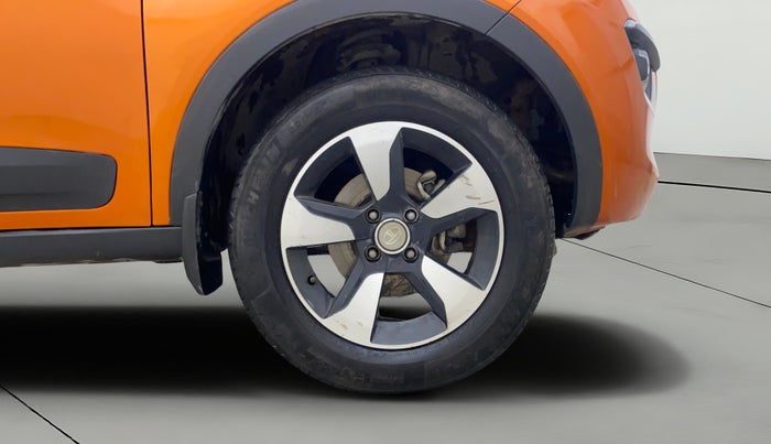 2018 Tata NEXON XZA PLUS PETROL DUAL TONE, Petrol, Automatic, 76,932 km, Right Front Wheel