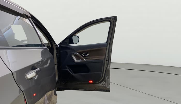 2019 Tata Harrier XZ 2.0L, Diesel, Manual, 75,515 km, RHS Front Door