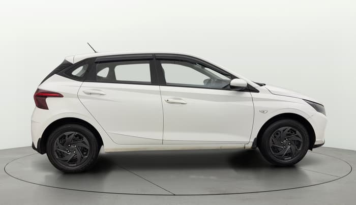 2022 Hyundai NEW I20 MAGNA 1.2 MT, CNG, Manual, 29,544 km, Right Side View