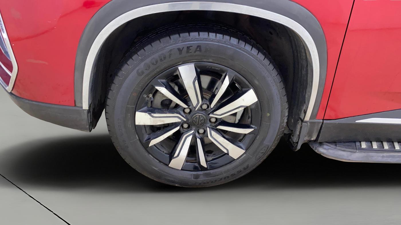 2020 MG HECTOR PLUS SHARP 1.5 PETROL TURBO DCT 6-STR, Petrol, Automatic, 28,230 km, Left Front Wheel