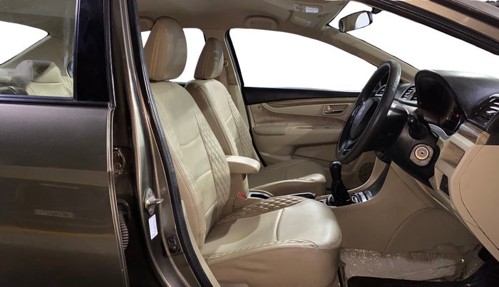 2019 Maruti Ciaz SIGMA 1.5 SHVS MT  PETROL, Petrol, Manual, 31,036 km, Right Side Front Door Cabin