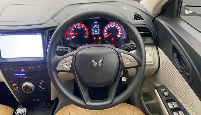 2023 Mahindra XUV300 W6 1.2 PETROL, Petrol, Manual, 13,812 km, Steering Wheel Close Up