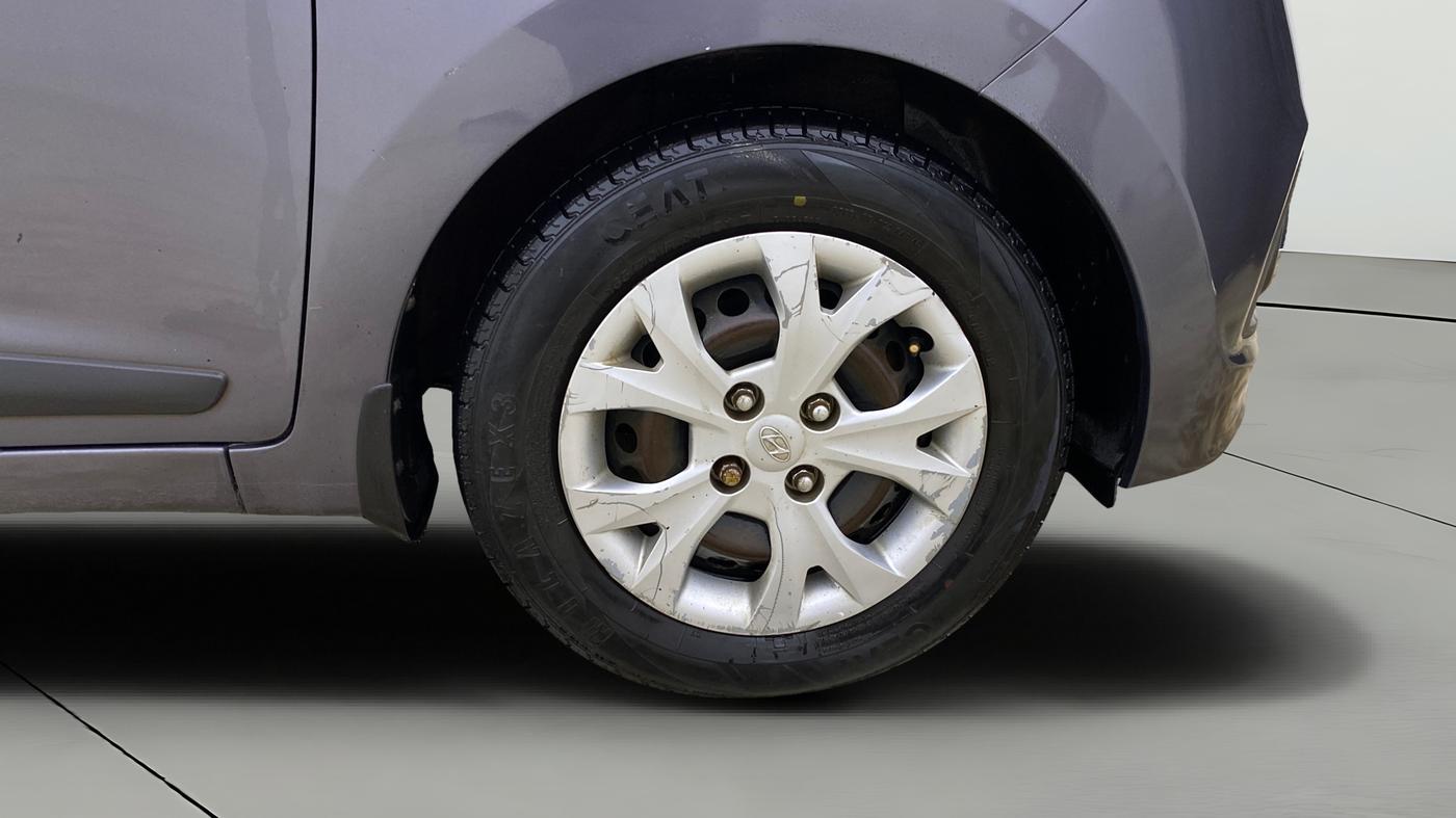 2015 Hyundai Grand i10 SPORTZ 1.2 KAPPA VTVT, Petrol, Manual, 98,620 km, Right Front Wheel