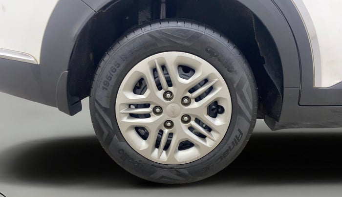 2023 KIA CARENS PRESTIGE 1.5 PETROL 7 STR, Petrol, Manual, 40,834 km, Right Rear Wheel