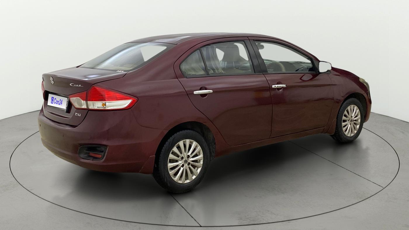 2015 Maruti Ciaz ZXI, Petrol, Manual, 1,02,616 km, Right Back Diagonal