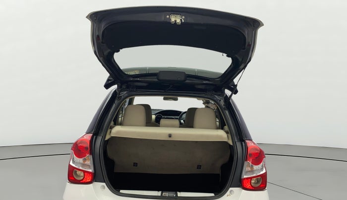 2019 Toyota Etios Liva V DUAL TONE, Petrol, Manual, 35,718 km, Boot Door Open