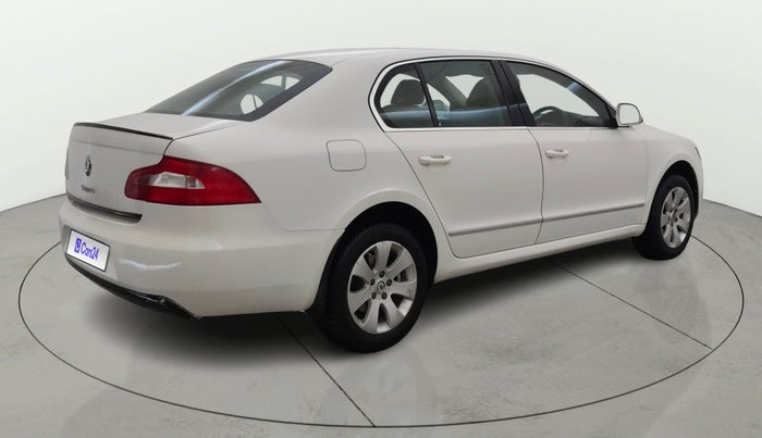 2013 Skoda Superb ELEGANCE 2.0 TDI CR AT, Diesel, Automatic, 68,183 km, Right Back Diagonal