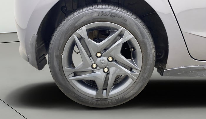 2021 Hyundai NEW I20 SPORTZ 1.2 MT, Petrol, Manual, 46,135 km, Right Rear Wheel