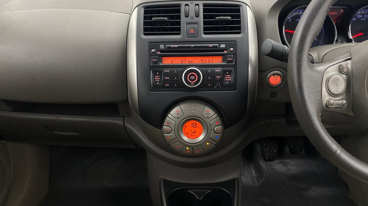 2013 Renault Scala RXZ DIESEL, Diesel, Manual, 50,380 km, Air Conditioner