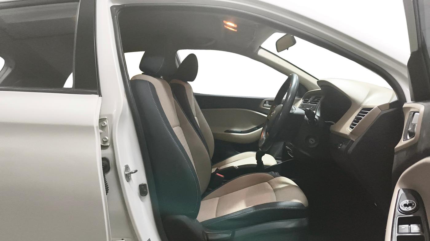 2015 Hyundai Elite i20 MAGNA 1.2, Petrol, Manual, 91,244 km, Right Side Front Door Cabin