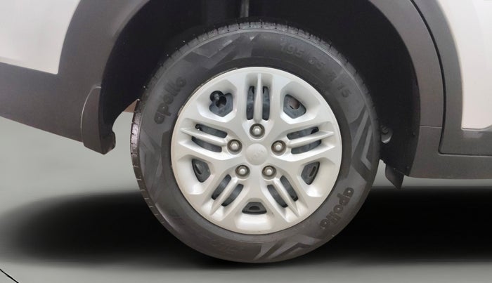 2023 KIA CARENS PREMIUM 1.5 PETROL 7 STR, Petrol, Manual, 16,676 km, Right Rear Wheel