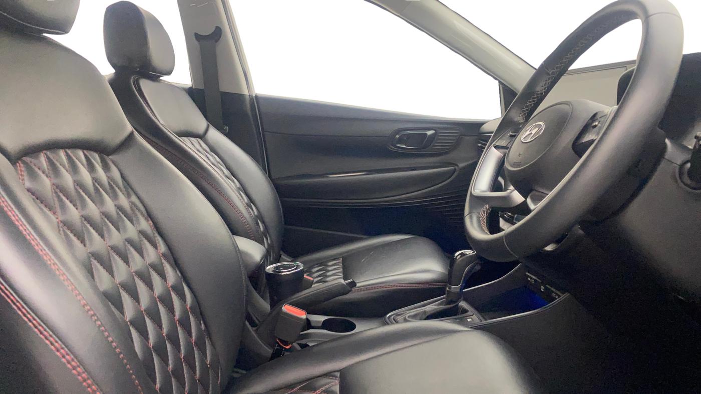 2020 Hyundai NEW I20 ASTA 1.2 AT, Petrol, Automatic, 18,793 km, Right Side Front Door Cabin