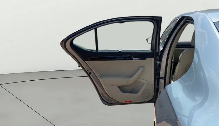 2017 Skoda Superb L&K 1.8 TSI AT, Petrol, Automatic, 42,342 km, LHS Rear Door