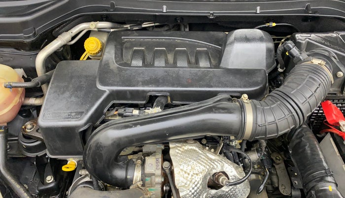 2022 Mahindra XUV300 W8 (O) 1.5 DIESEL, Diesel, Manual, 23,722 km, Engine View