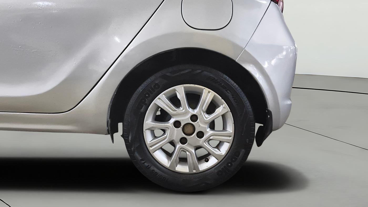 2018 Tata Tiago XZ PETROL, CNG, Manual, 1,26,094 km, Left Rear Wheel