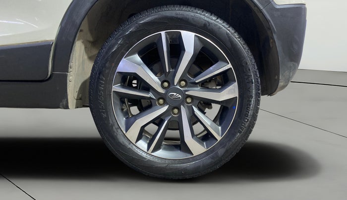 2020 Mahindra XUV300 W8 (O) 1.2 PETROL, Petrol, Manual, 28,357 km, Left Rear Wheel