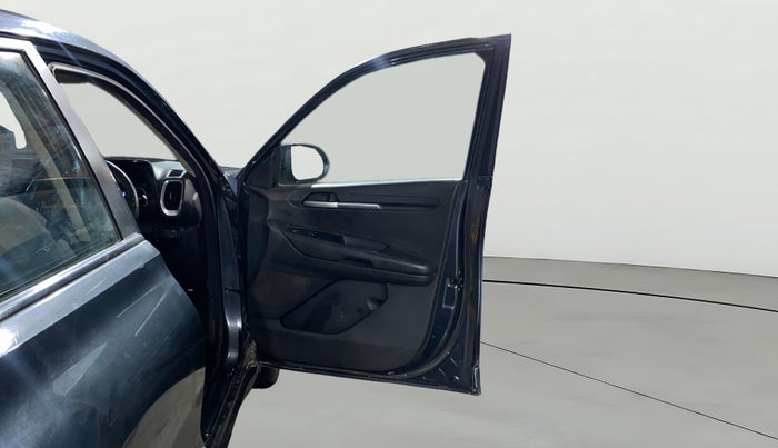 2022 KIA SONET HTE 1.5, Diesel, Manual, 67,153 km, RHS Front Door